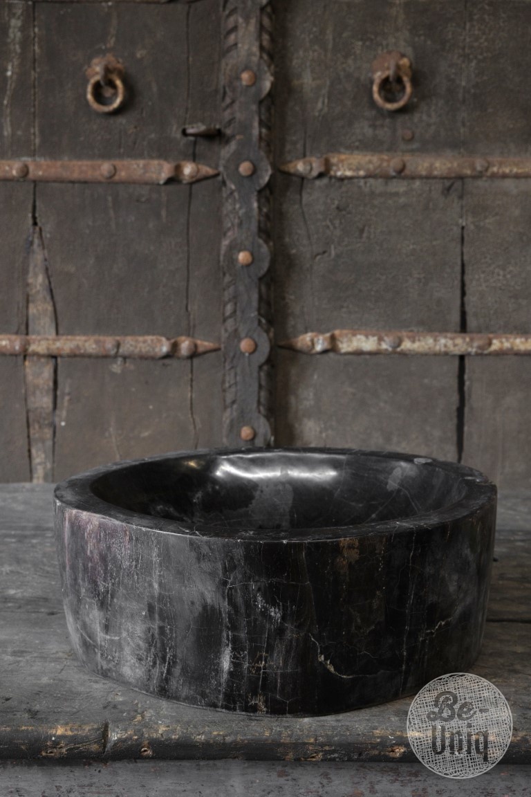 Be-Uniq Schaal | Versteend Hout | Indonesie | H14 x B38 x D34 cm