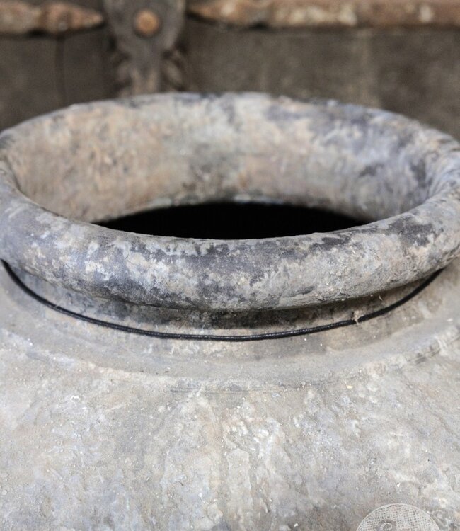 Be-Uniq Verweerde Indonesische Pot | H40 x D61 cm