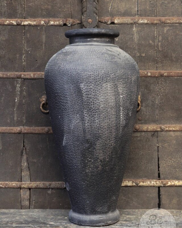 Be-Uniq Verweerde Indonesische Pot | H79 x D42 cm