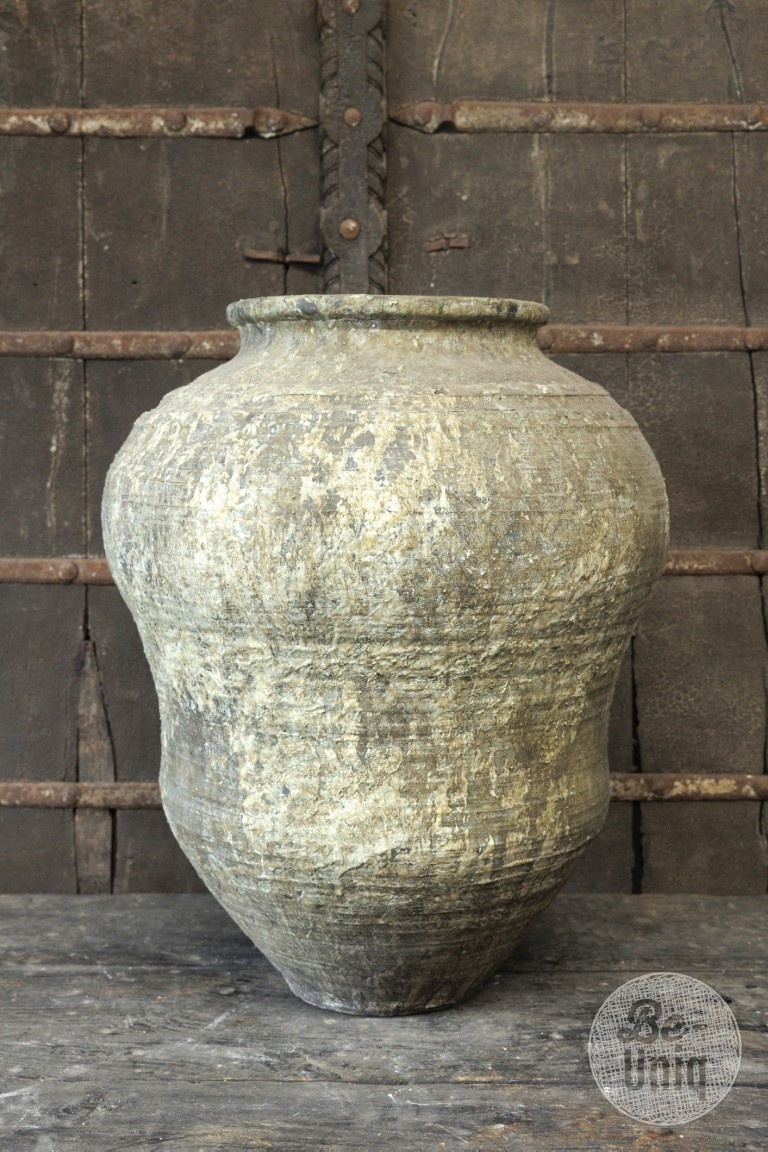 Be-Uniq Verweerde Indonesische Pot | H62 x D50 cm