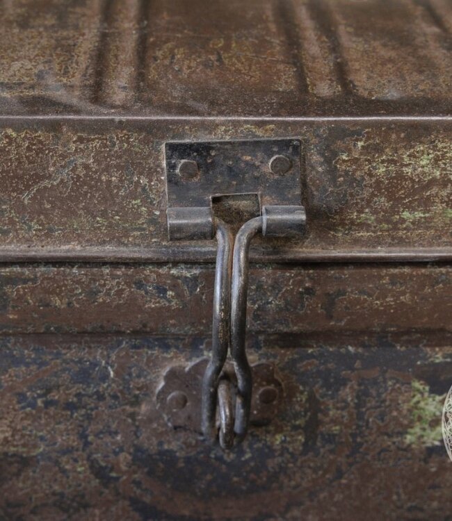 Be-Uniq Oude Metalen Koffer | India | H27 x B59 x D39 cm