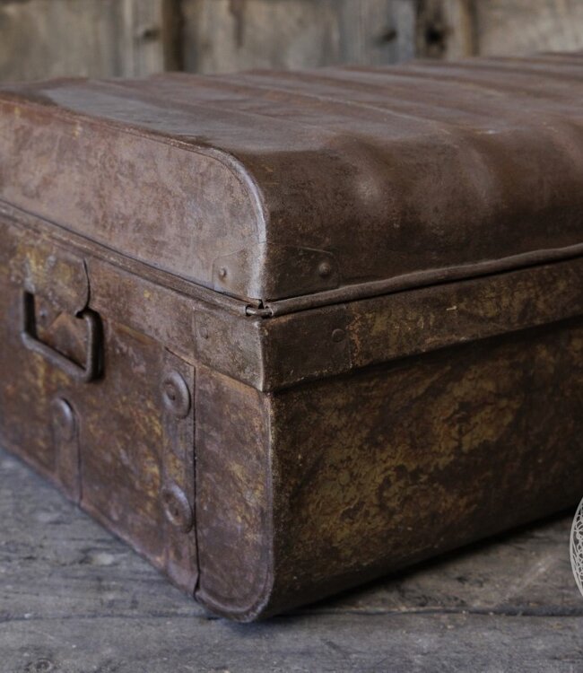 Be-Uniq Oude Metalen Koffer | India | H24 x B61 x D39 cm