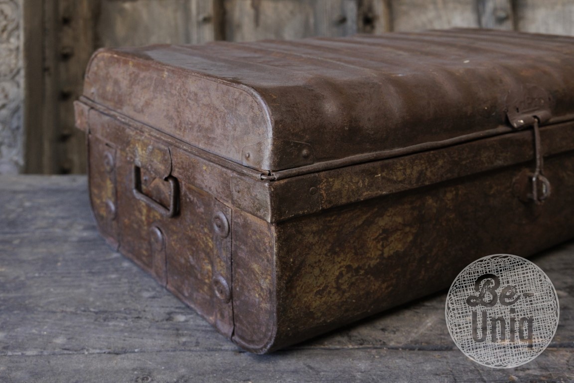 Be-Uniq Oude Metalen Koffer | India | H24 x B61 x D39 cm