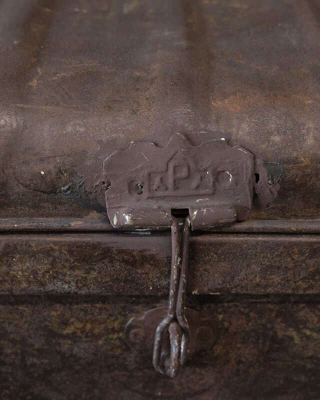 Be-Uniq Oude Metalen Koffer | India | H24 x B61 x D39 cm