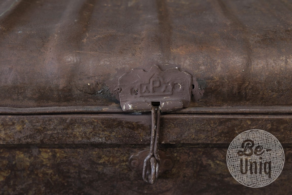 Be-Uniq Oude Metalen Koffer | India | H24 x B61 x D39 cm