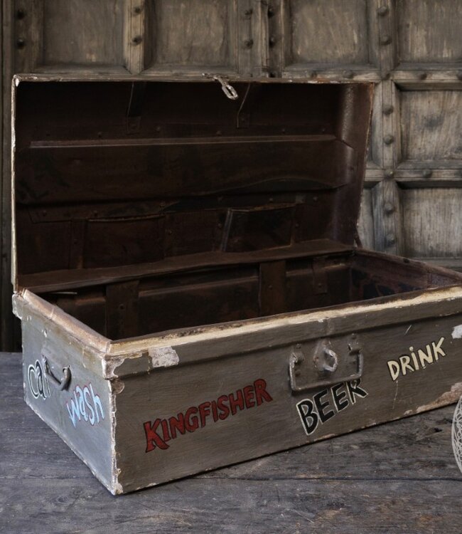 Be-Uniq Oude Metalen Koffer | India | H25 x B71 x D39 cm