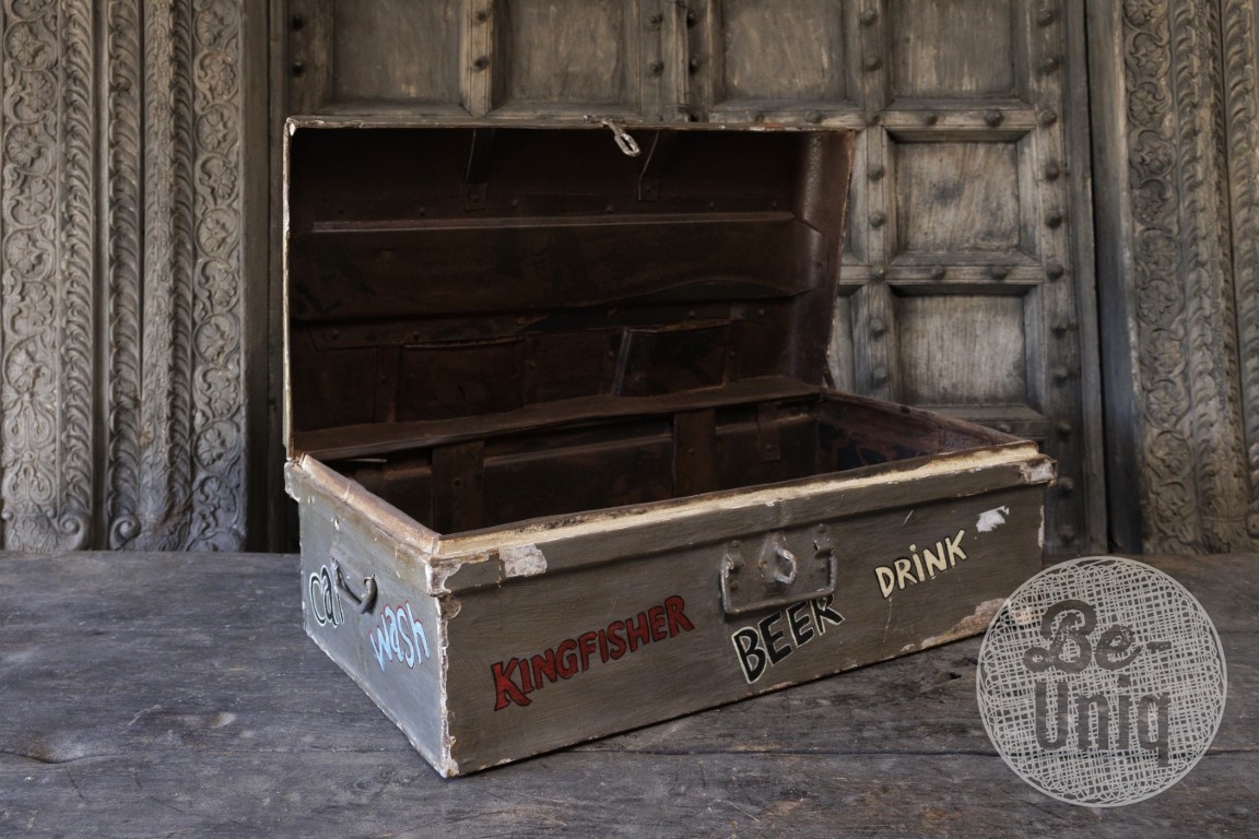 Be-Uniq Oude Metalen Koffer | India | H25 x B71 x D39 cm