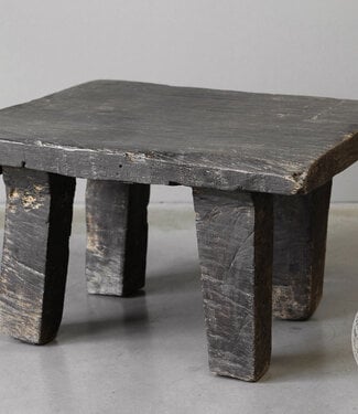 Be-Uniq Oude Naga bijzettafel | H34xB61xD47 cm