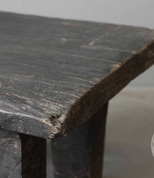 Be-Uniq Oude Naga bijzettafel | H34xB61xD47 cm