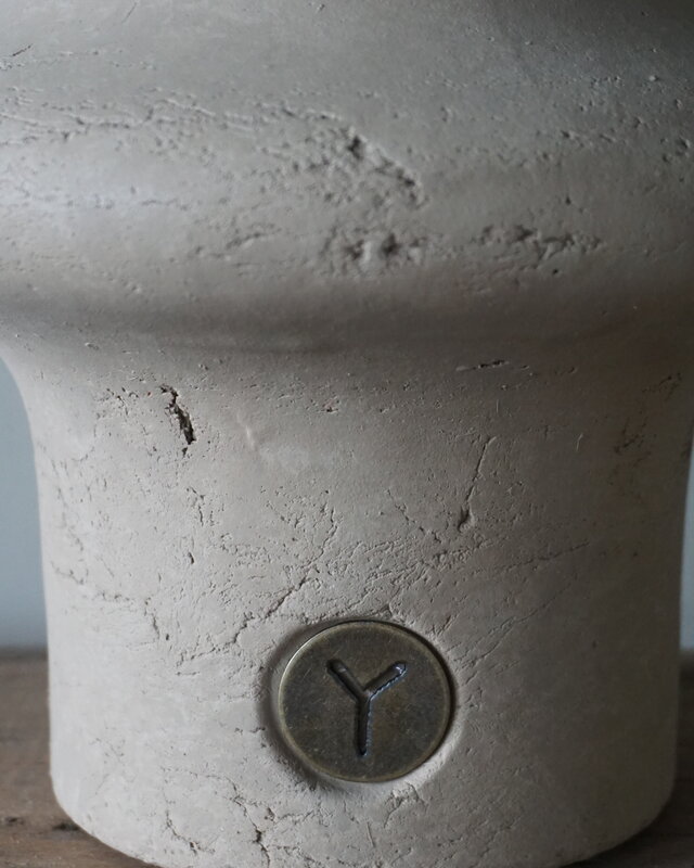 Brynxz Vaas Cylinder Edge | Majestic Taupe | H33xD21 cm