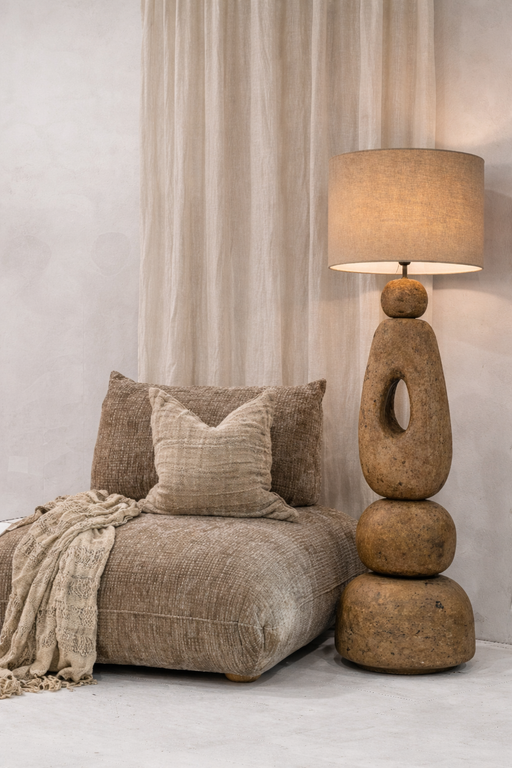 Bazar Bizar Antwerp De Lampatha Christie vloerlamp - modderkleur - XL