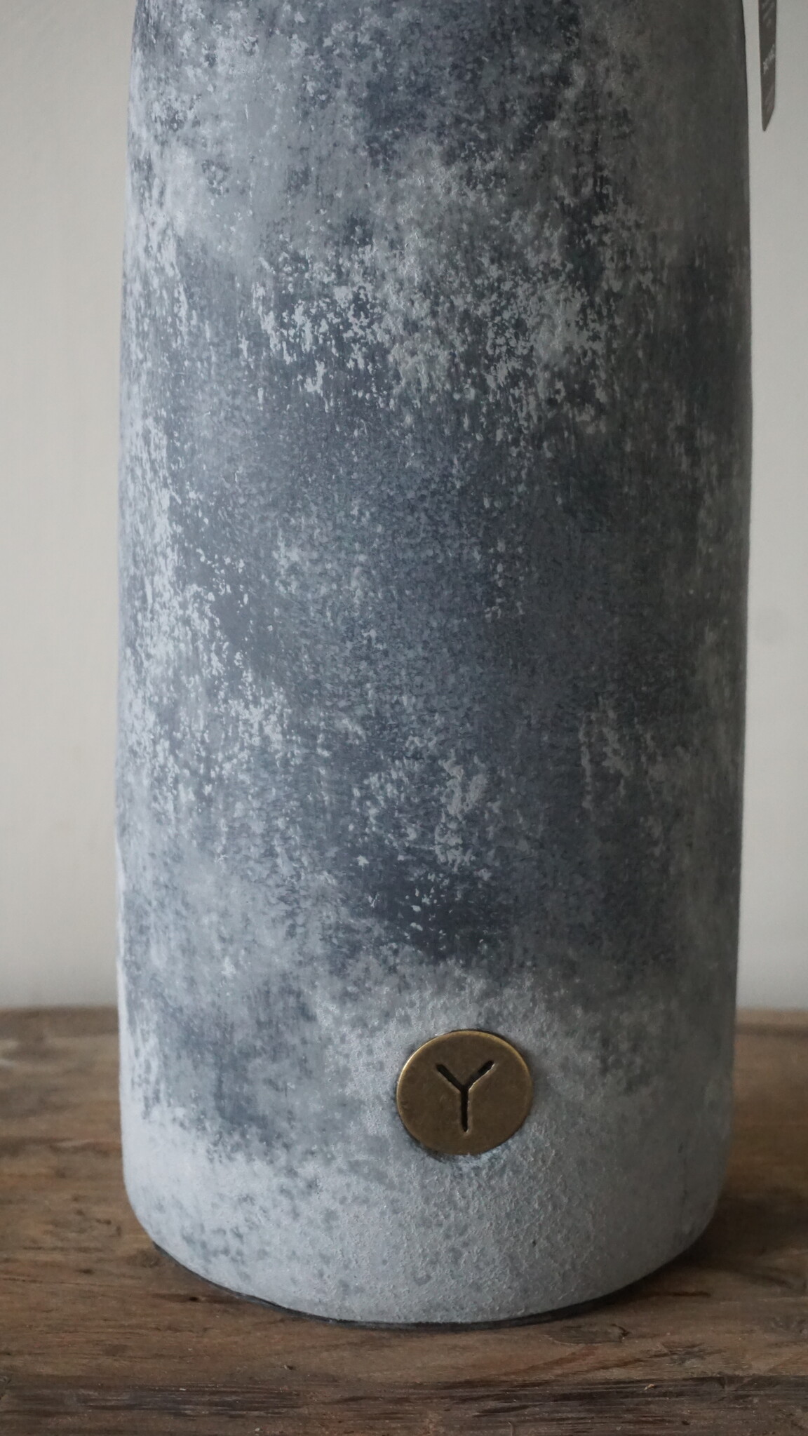 Brynxz Vaas Fles Met Oor | M | Stone Black | H38xD15 cm