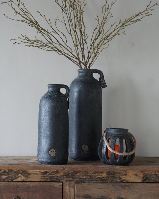 Brynxz Vaas Fles Met Oor | L | Basalt | H46 x D19 cm