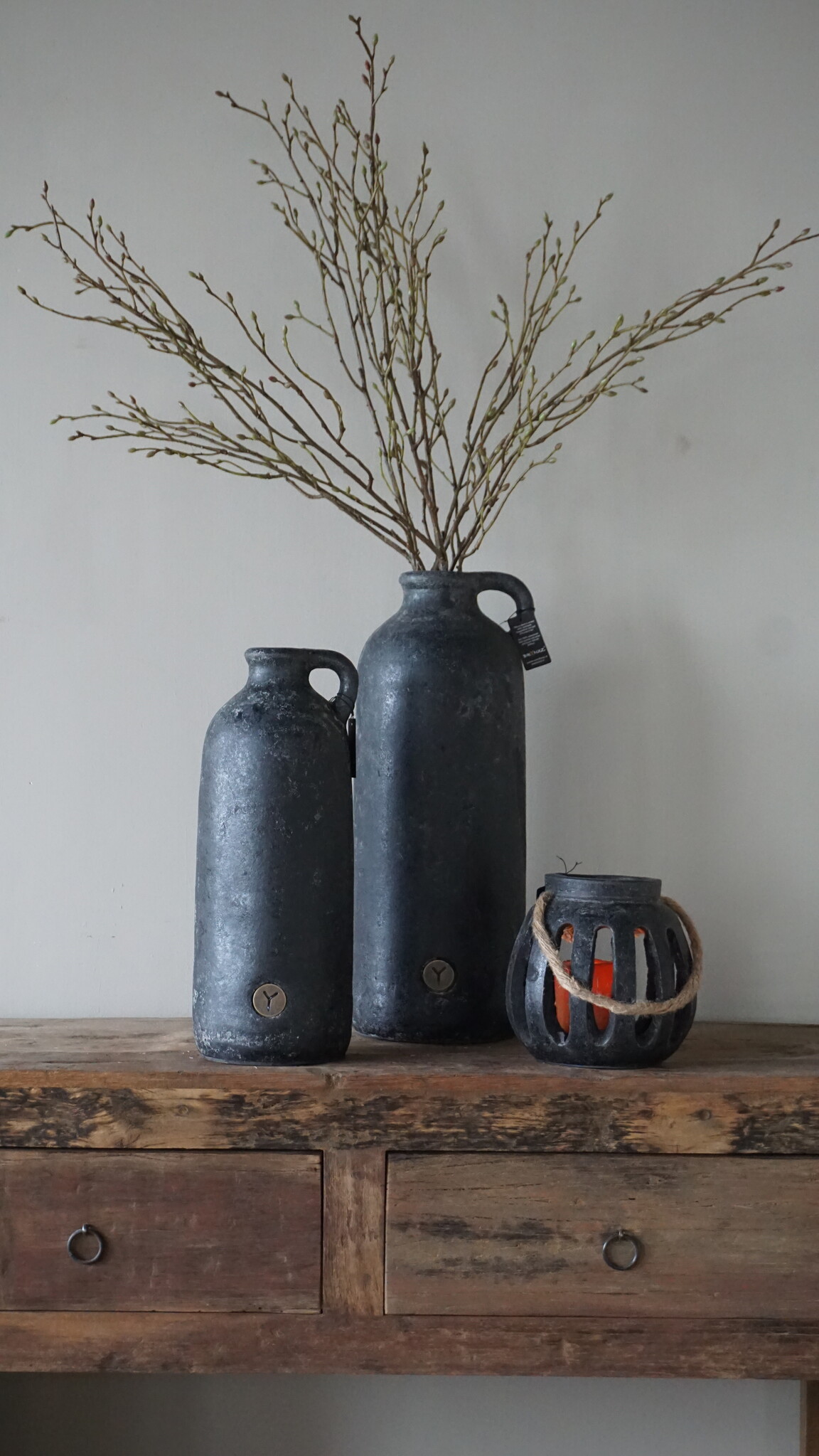 Brynxz Vaas Fles Met Oor | L | Basalt | H46 x D19 cm