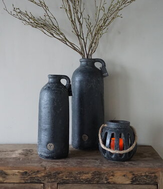 Brynxz Vaas Fles Met Oor | M | Basalt | H38 x D15 cm