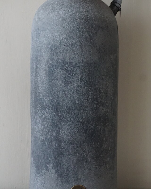 Brynxz Vaas Fles Met Oor | L | Stone Black | H46xD19 cm
