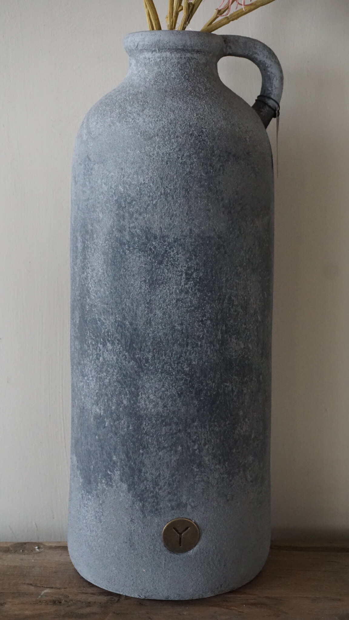 Brynxz Vaas Fles Met Oor | L | Stone Black | H46xD19 cm