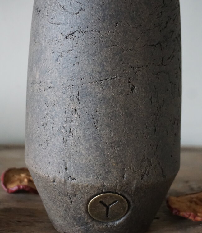 Brynxz Vaas Fles | Basic Lang | Majestic Brown | H35 x D13 cm