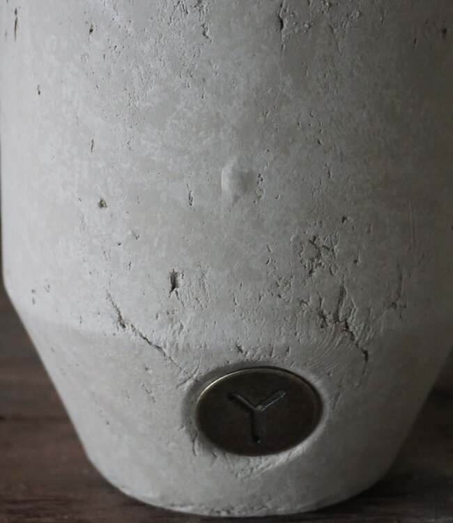 Brynxz Vaas Fles Basic | Majestic Taupe | H35 x D13 cm