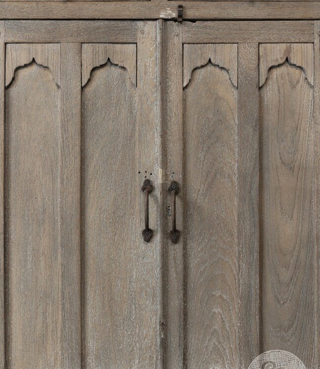 Be-Uniq Kastje 2-Deurs Oud Hout India Houtsnijwerk H136 x B84 x 35 cm