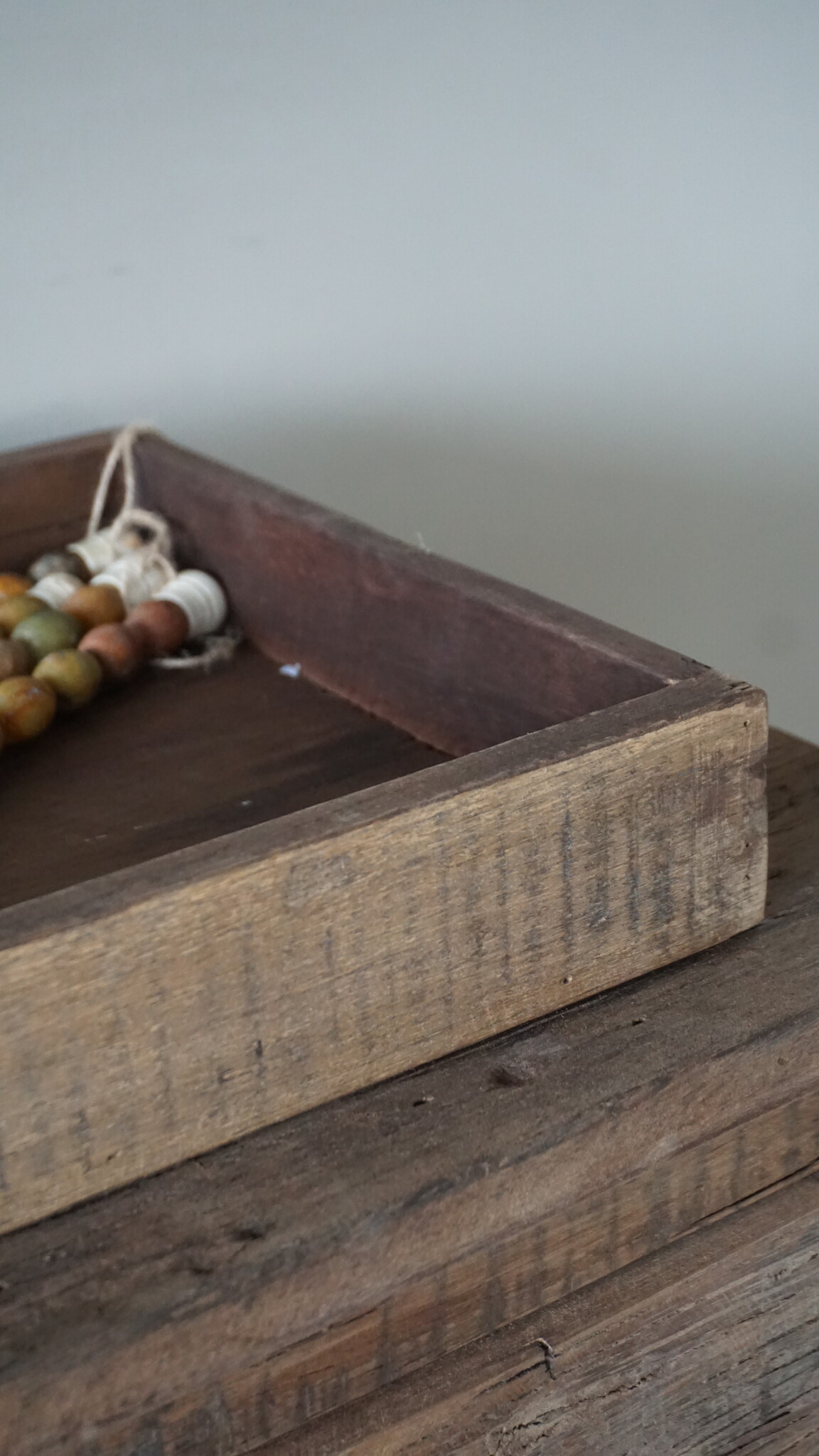 Be-Uniq Dienblad | Tray | Oud Hout | H6,5xB50xD30 cm