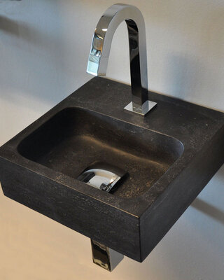 Wiesbaden Raw Fontein | Hardsteen Gezoet | 30x30x10 cm