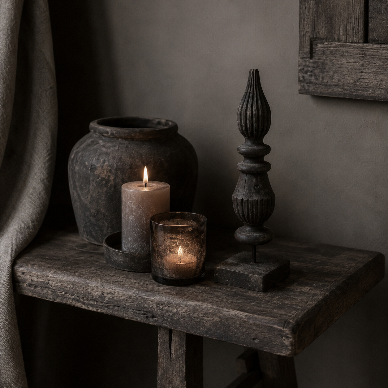 Luksa Home Collection Houten Figuur Op Standaard | Antique Grey
