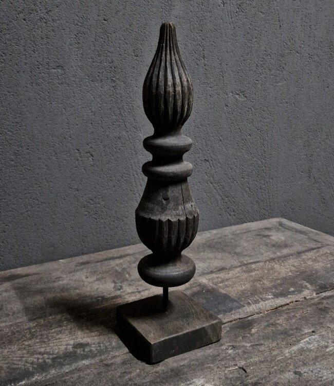 Luksa Home Collection Houten Figuur Op Standaard | Antique Grey