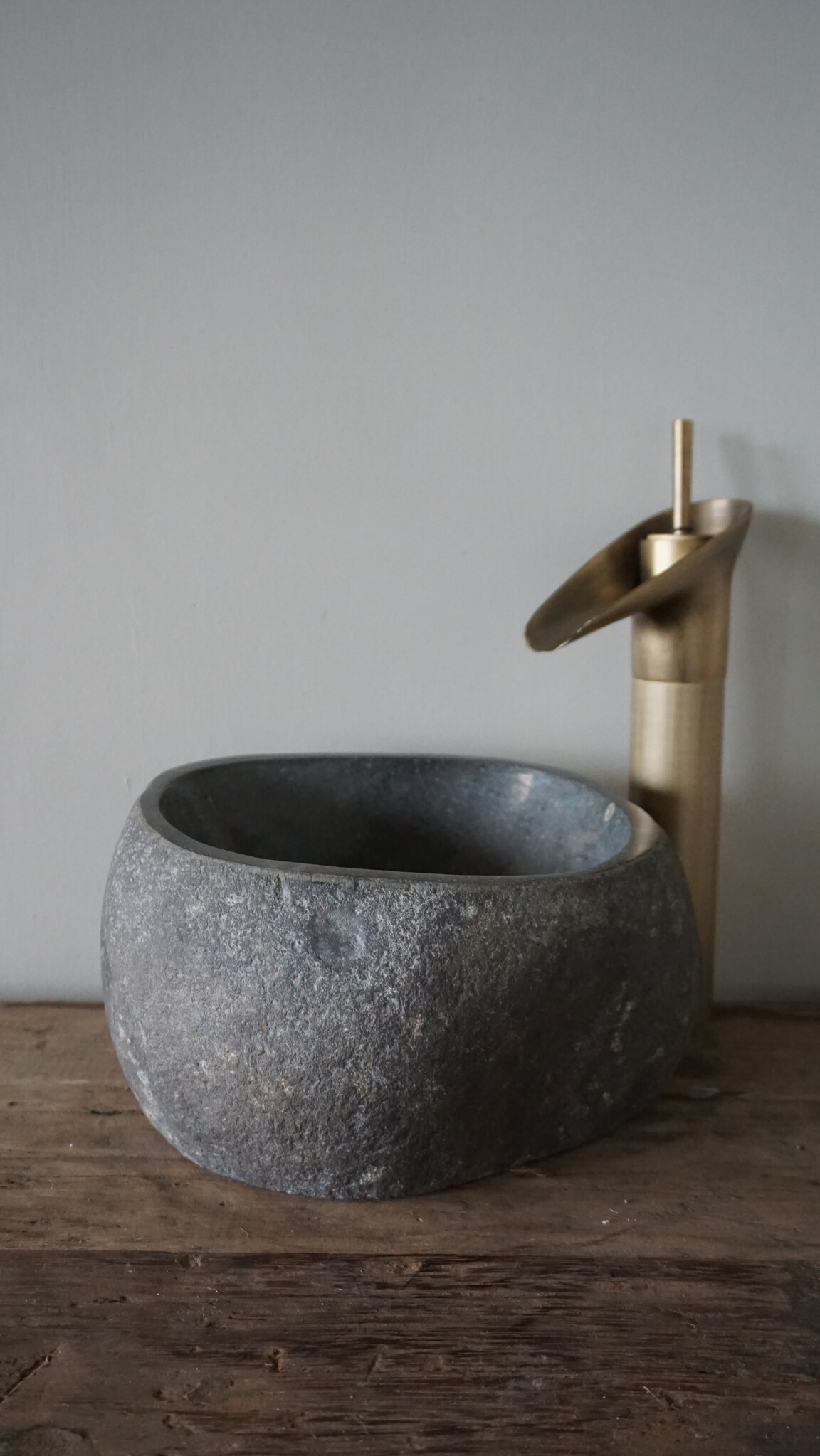 Rene Houtman Kleine Stenen Waskom + Spoelgat | H13,5 x B26 x D22 cm