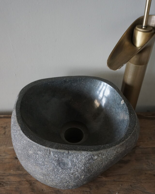 Rene Houtman Kleine Stenen Waskom + Spoelgat | H13,5 x B26 x D22 cm