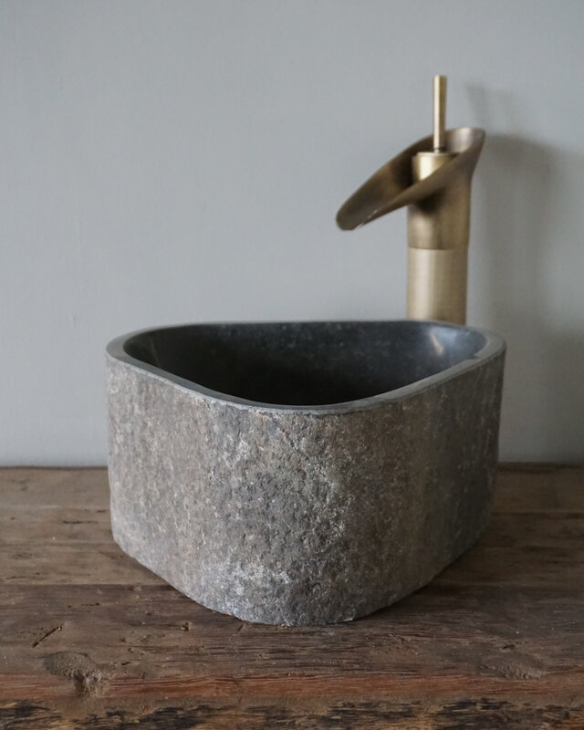 Rene Houtman Kleine Stenen Waskom + Spoelgat | H13,5 x B28 x D27 cm