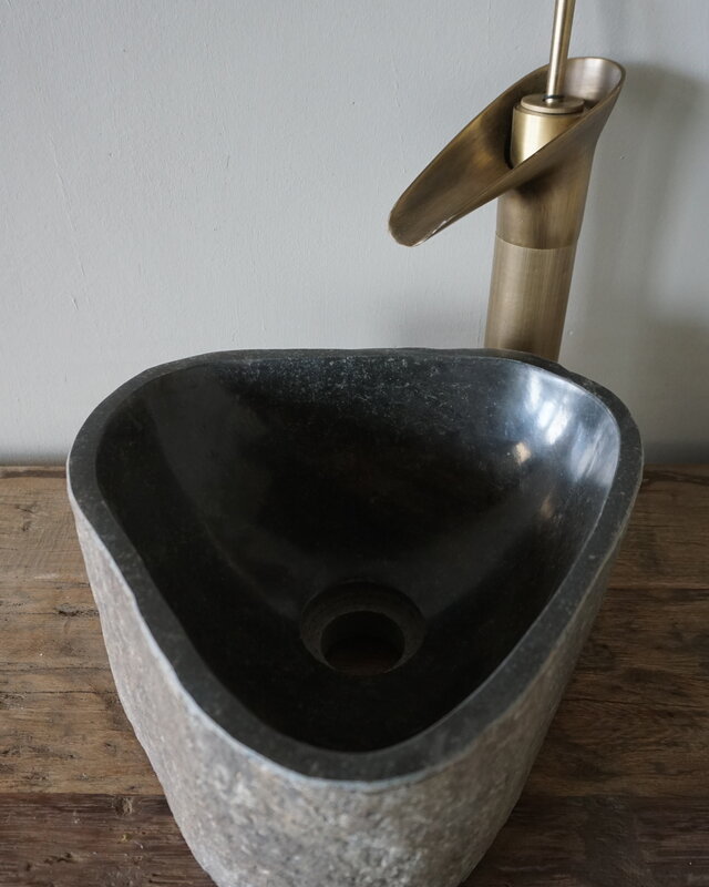 Rene Houtman Kleine Stenen Waskom + Spoelgat | H13,5 x B28 x D27 cm