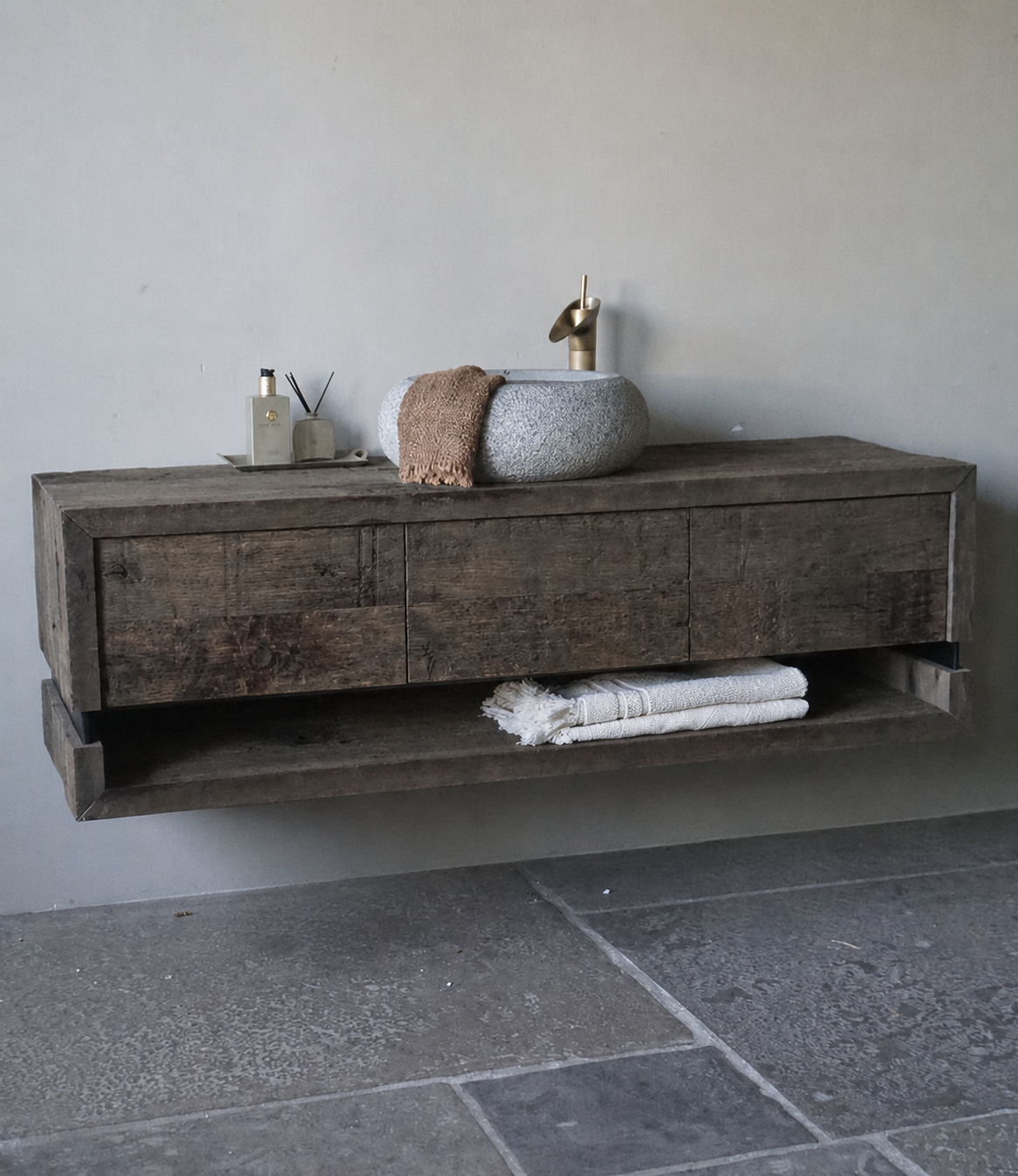 Rene Houtman Zwevend Badmeubel Liv | Oud Eiken | H46,5xB150xD50 cm