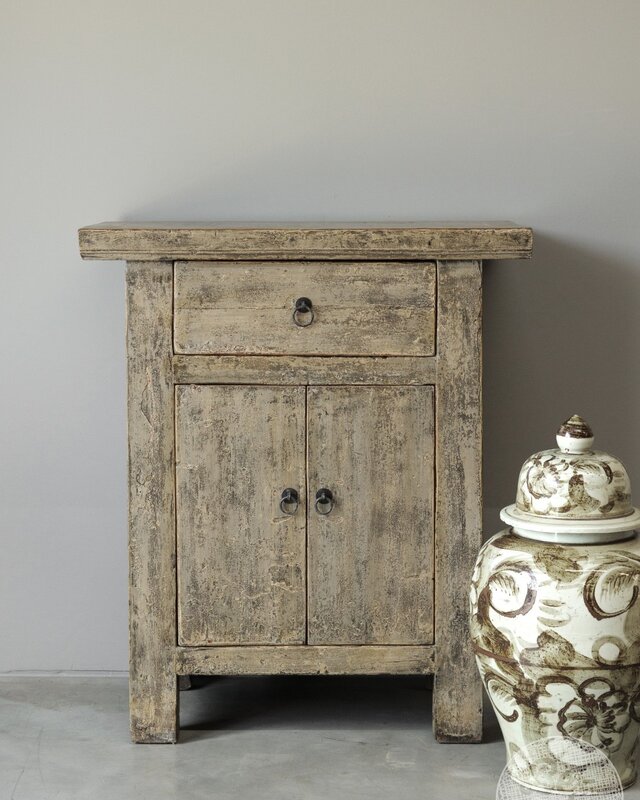 Be-Uniq Oud Kastje | China | H89 x B76 x D40 cm