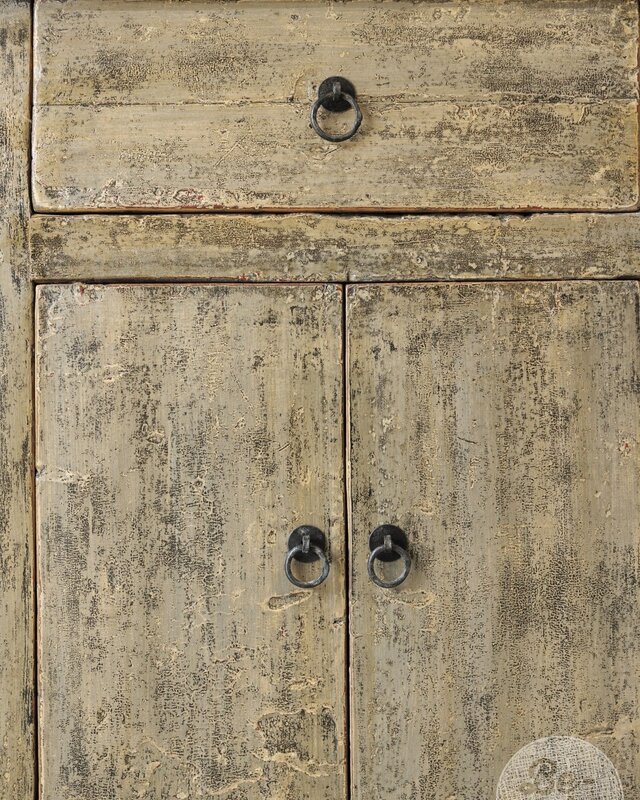 Be-Uniq Oud Kastje | China | H89 x B76 x D40 cm