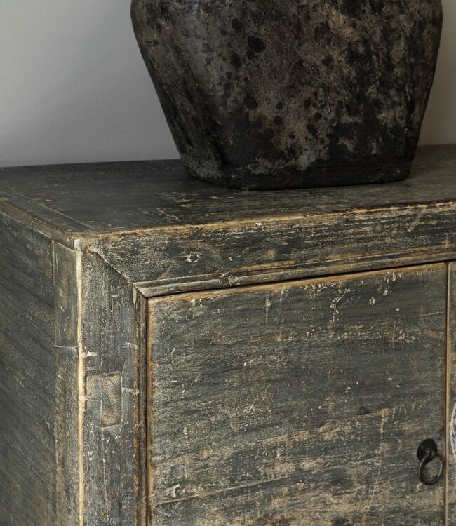 Be-Uniq Oud Dressoir | China | H82xB195xD45 cm