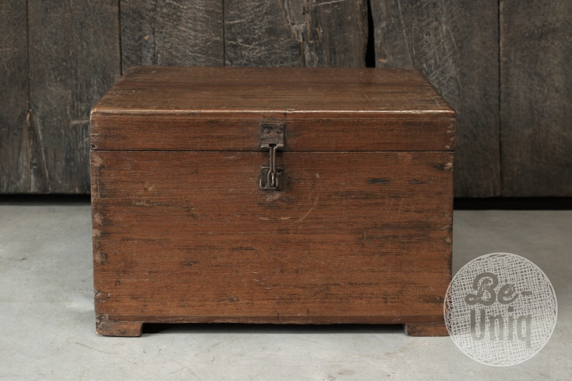 Be-Uniq Oud Kistje | India | H30xB44xD29 cm