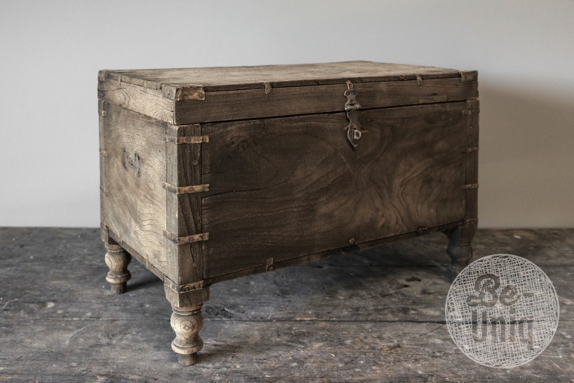 Be-Uniq Oude Kist | Rustiek Verweerd | H45xB62xD36 cm