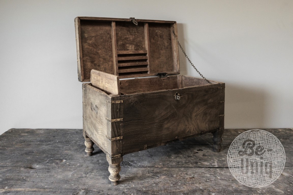 Be-Uniq Oude Kist | Rustiek Verweerd | H45xB62xD36 cm