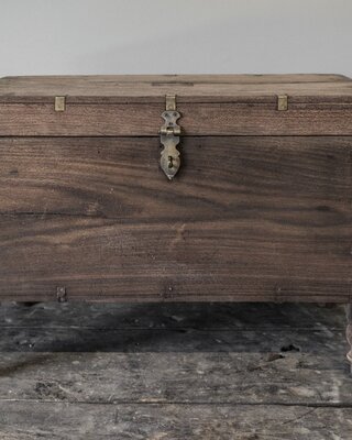 Be-Uniq Oude Kist | Rustiek Verweerd | H47xB62xD35 cm