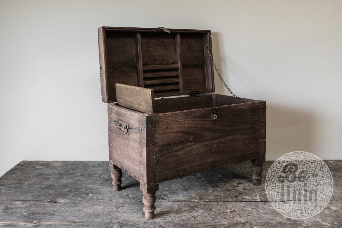 Be-Uniq Oude Kist | Rustiek Verweerd | H47xB62xD35 cm