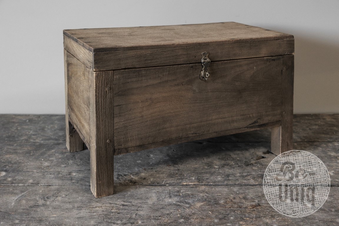 Be-Uniq Oude Kist | Rustiek Verweerd | H36xB54xD30 cm