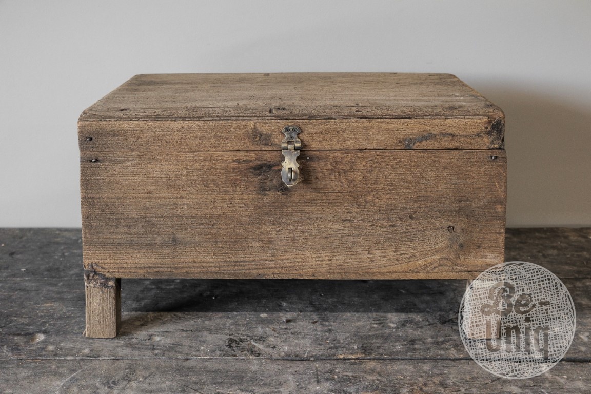 Be-Uniq Oude Kist | Rustiek Verweerd | H38xB59xD35 cm