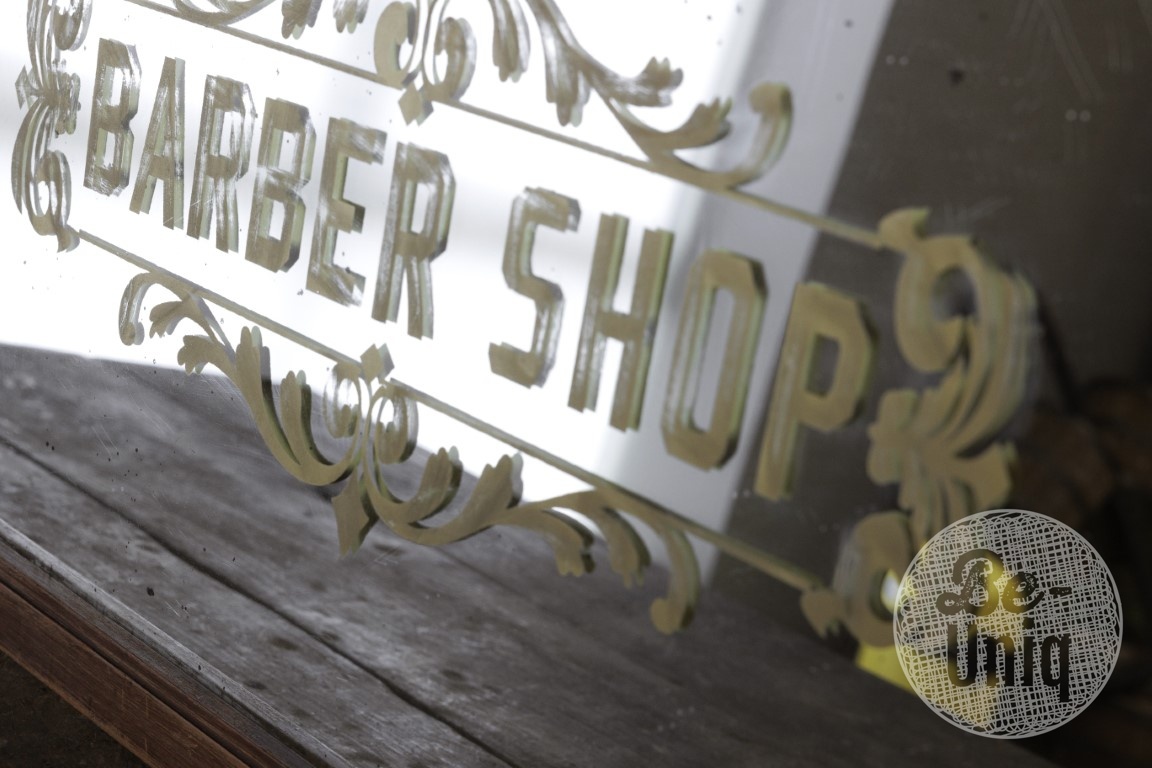 Be-Uniq Oude Spiegel Houten Lijst Barbershop H53 x B92 x D3 Cm
