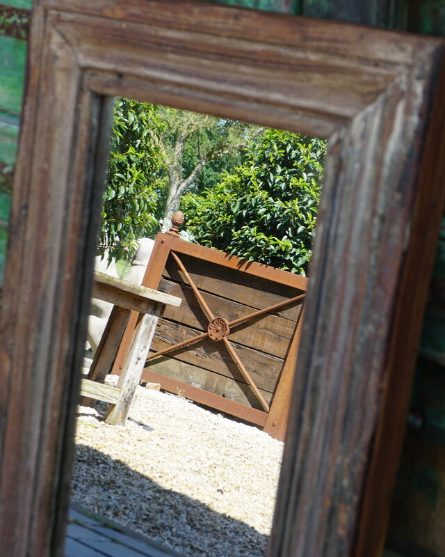 Rene Houtman Spiegeltje Oud Hout India H61 x B37 x D4 Cm