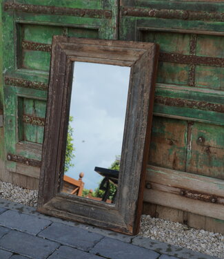 Rene Houtman Spiegeltje Oud Hout India H61 x B37.5 x D4 Cm