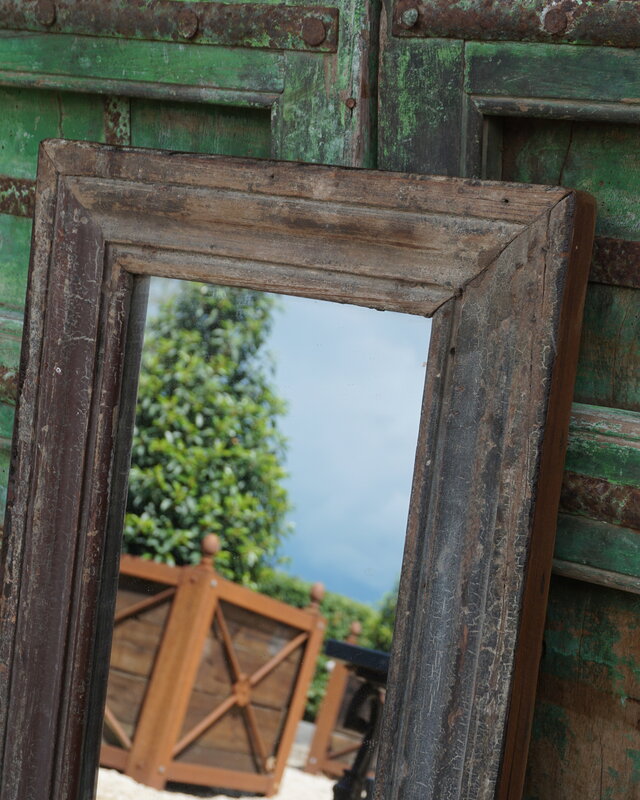 Rene Houtman Spiegeltje Oud Hout India H61 x B37.5 x D4 Cm