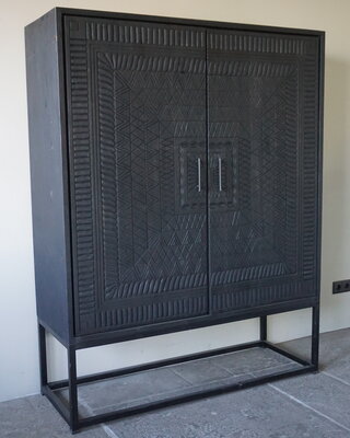 Rene Houtman Tweedekansje Kast 2-Deurs Dallie Zwart Vierkant Houtsnijwerk - B140xD50xH180 Cm