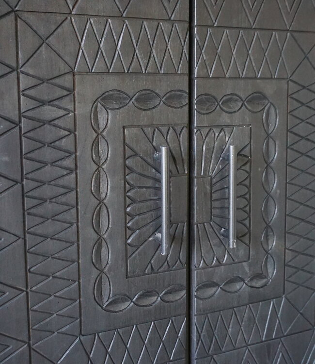 Rene Houtman Tweedekansje Kast 2-Deurs Dallie Zwart Vierkant Houtsnijwerk - B140xD50xH180 Cm