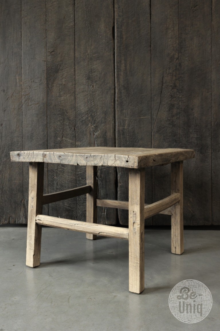 Be-Uniq Oude Bijzettafel | China | H51xB63xD59 cm